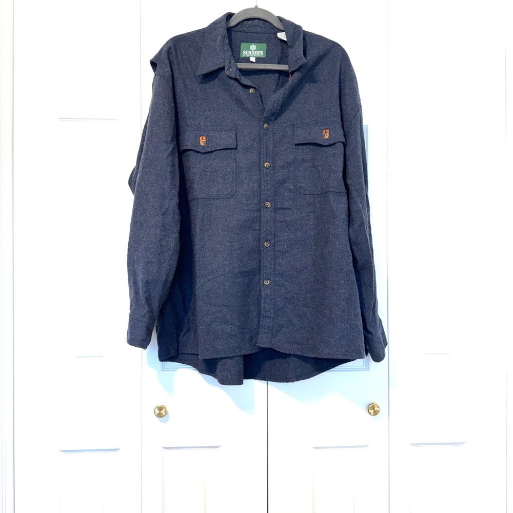 Schnees wool button up men’s shirt sz XL. D5
